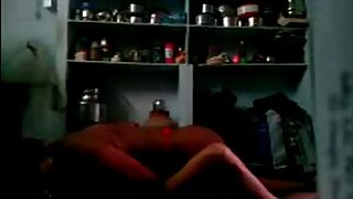 Kinky retro porno video koji prikazuje scenu seksa sa FFM 3some. Dobro obješene šiške dvije kurve kurve ne daju im milosti.