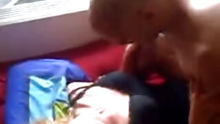 Prije spavanja razmažena drolja Brigitta siše ukusnu lizalicu u toaletu